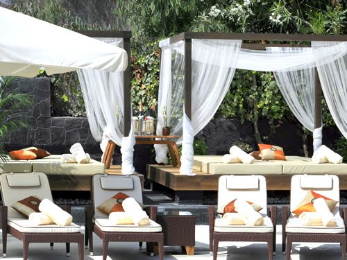 Relax or Party in Style